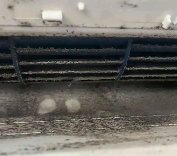 东海空调吹的风有股烧焦味是怎么回事